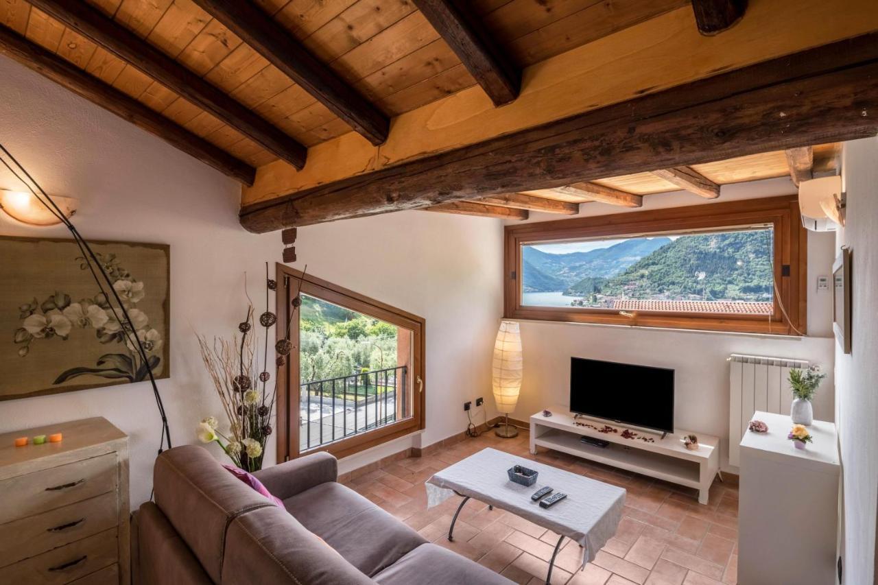 Mansarda Con Vista Lago 苏尔扎诺 外观 照片